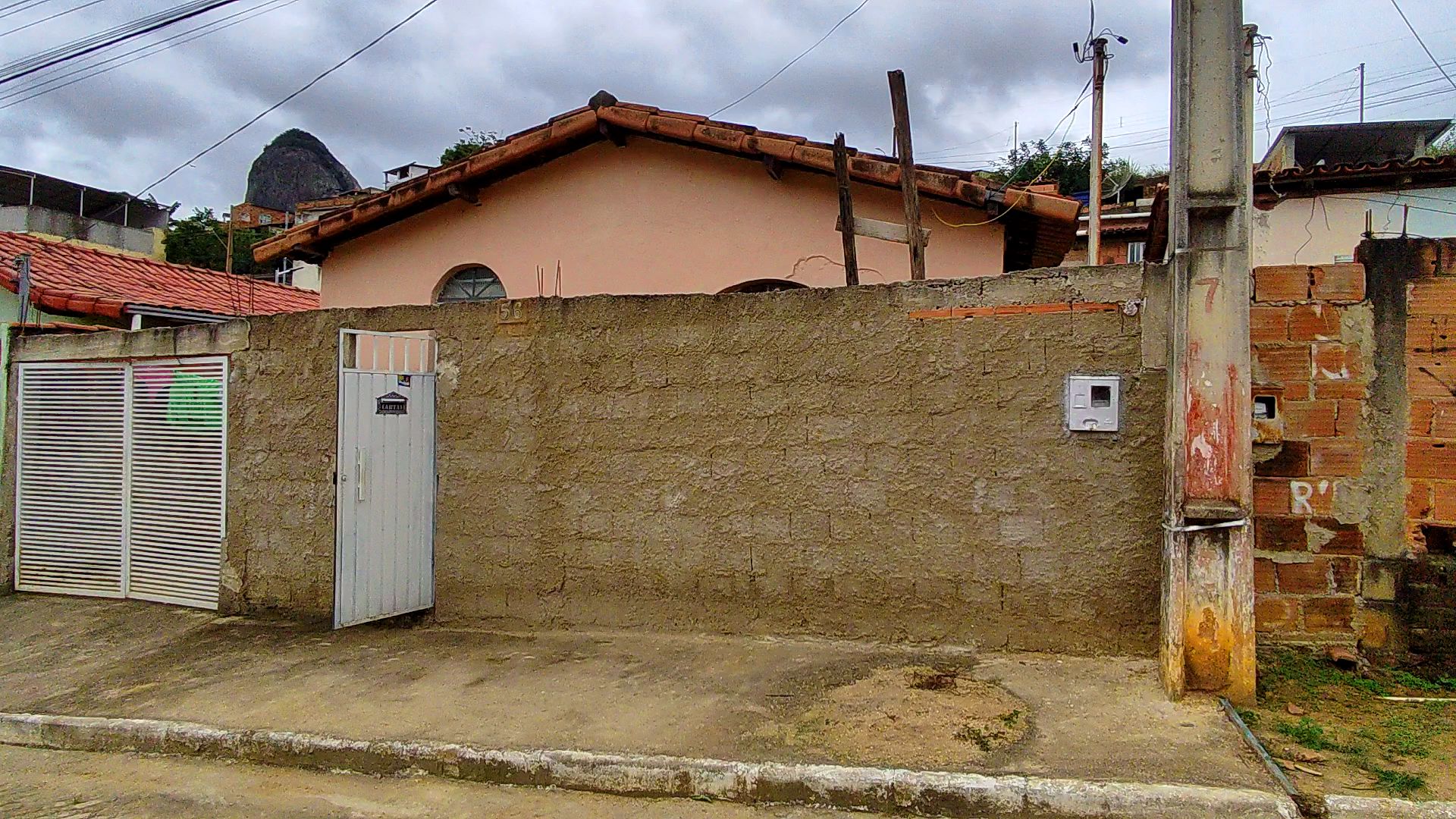 casa a venda em itabirinha