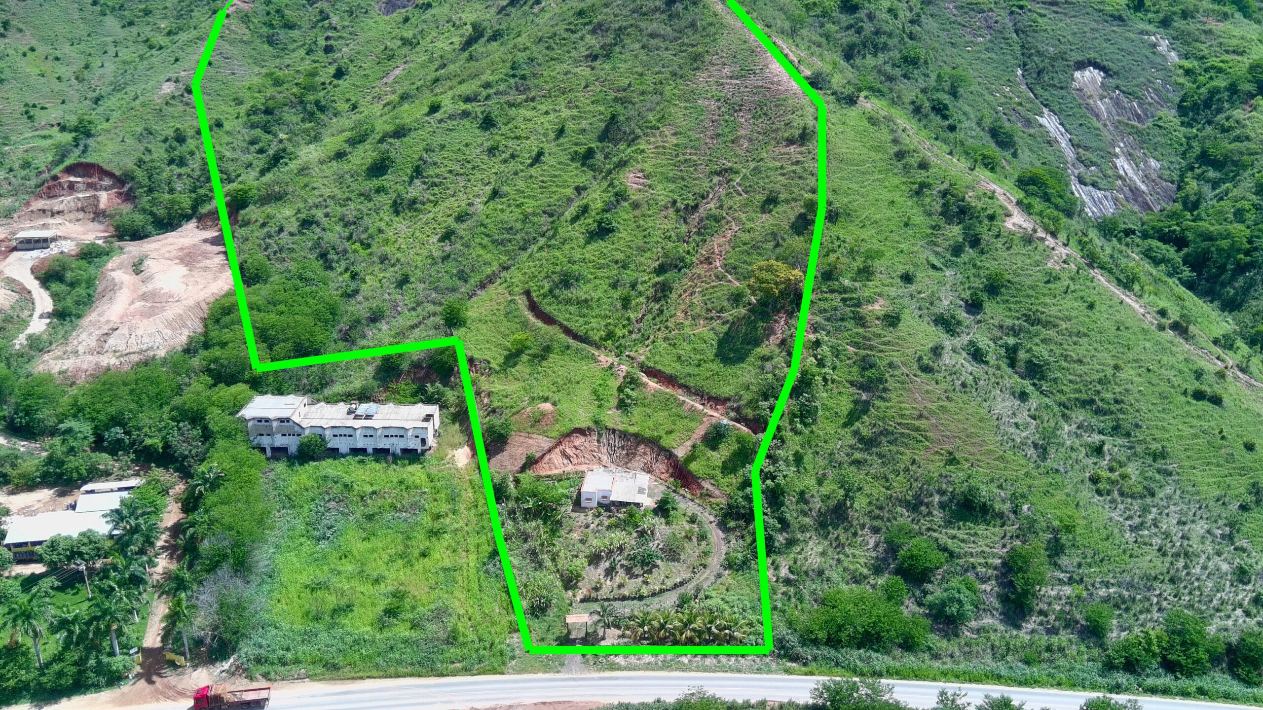 Terra a venda em Central de Minas, terra com 7,26 hectares, com muita plantação de frutas, terra a venda no site Wasley Santos